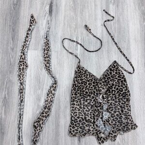Chic Leopard Print Halter Top